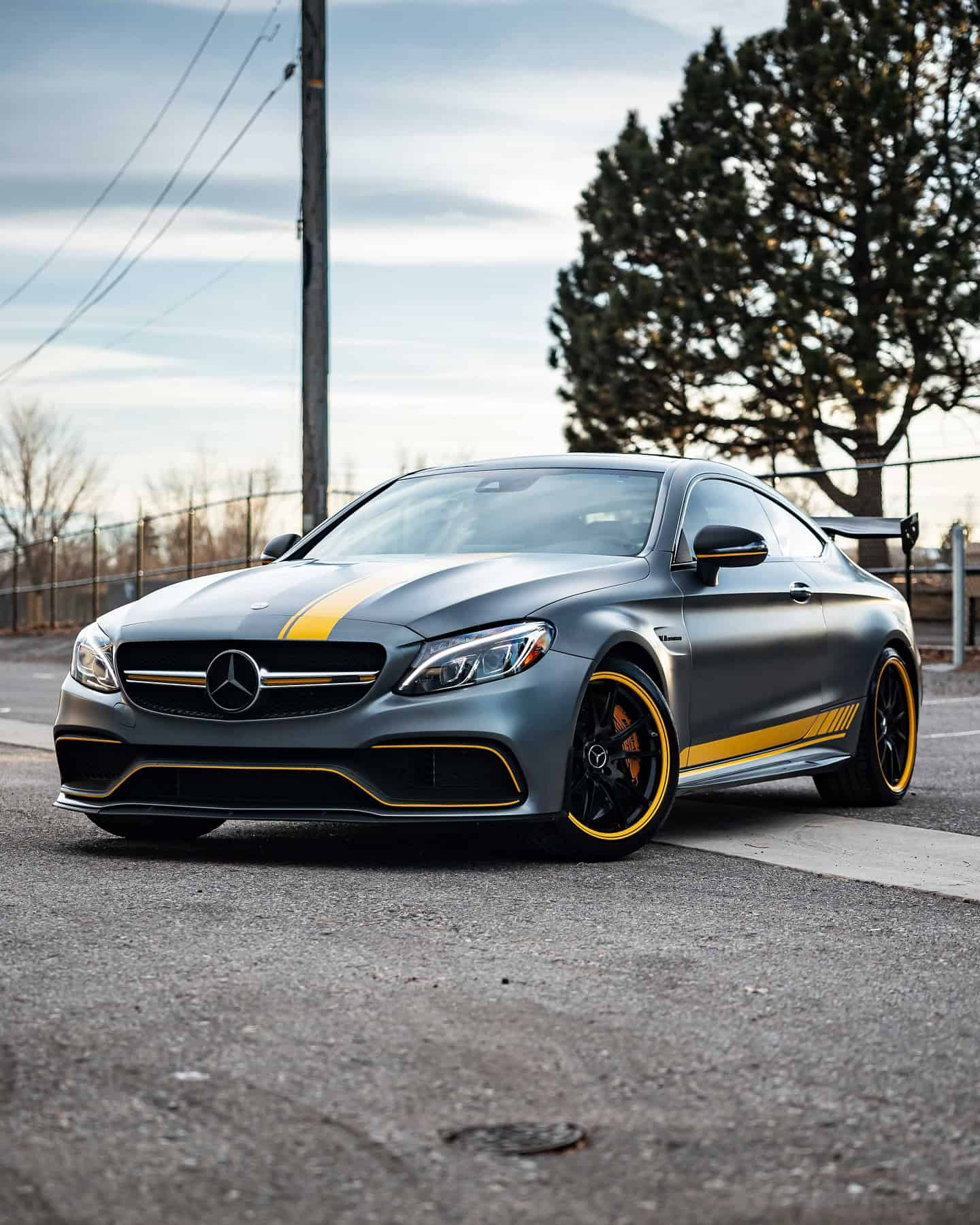 Buy and sell <br><span>used cars</span> 
by owner